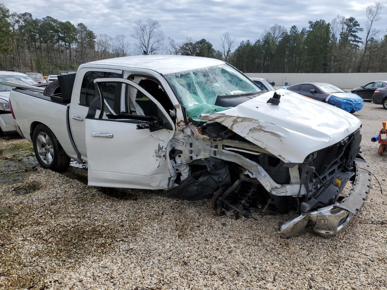 2018 RAM 1500 VIN 1C6RR7LT6JS288339 Copart auction photo, front end / side damage thumbnail 4
