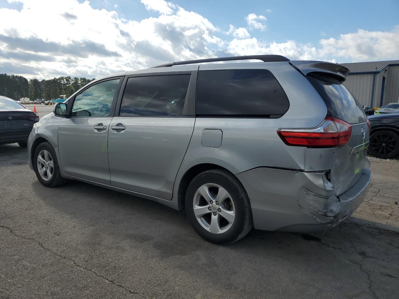 2015 Toyota Sienna VIN 5TDKK3DCXFS620210 Copart auction photo, rear end / minor dent/scratches damage thumbnail 2