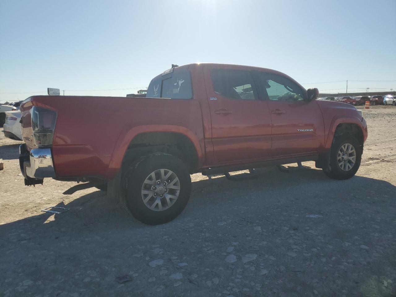 2019 Toyota Tacoma VIN 3TMAZ5CN0KM107760 Copart auction photo, front end / minor dent/scratches damage thumbnail 3