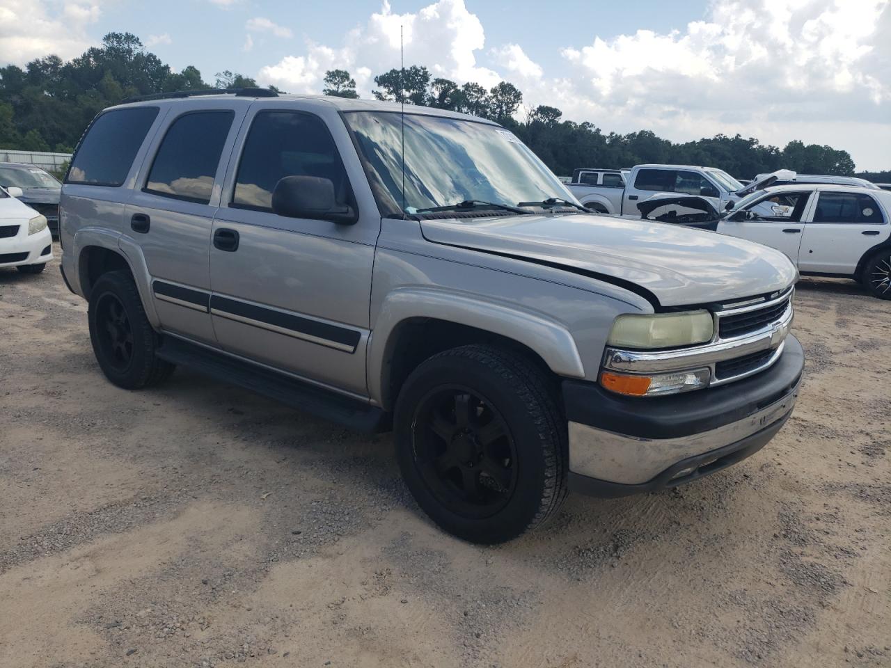 2004 Chevrolet Tahoe VIN 1GNEC13Z34J210998 Copart auction photo, front end / minor dent/scratches damage thumbnail 4