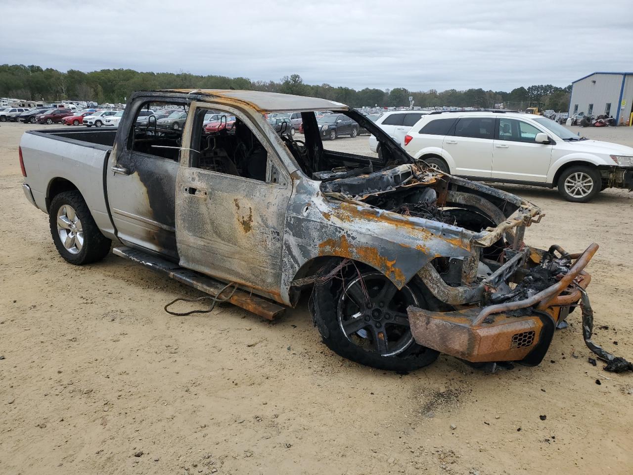 2016 RAM 1500 VIN 1C6RR7LM8GS288604 Copart auction photo, burn damage thumbnail 4