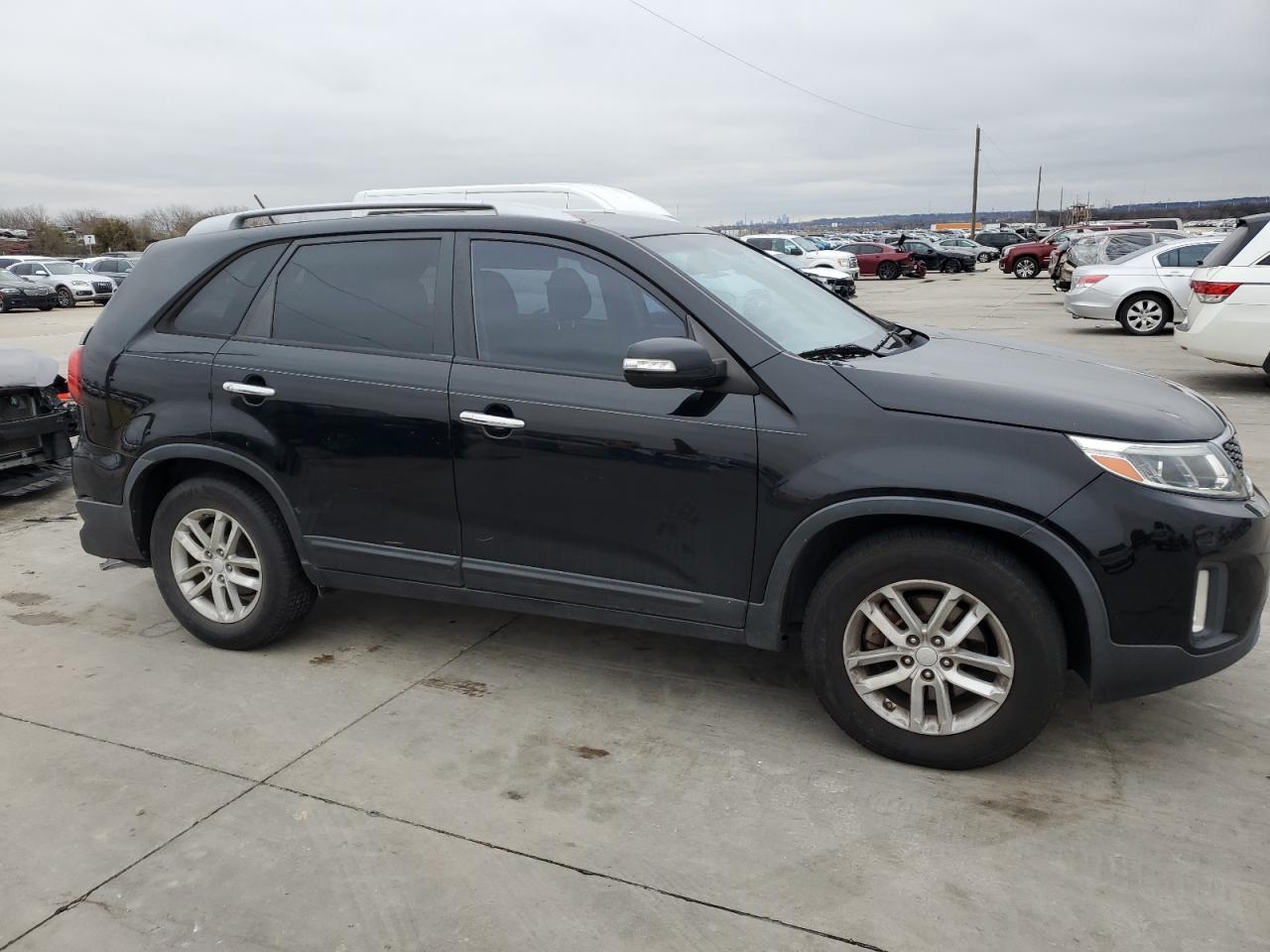 2014 KIA Sorento VIN 5XYKT3A61EG500786 Copart auction photo, rear end damage thumbnail 4