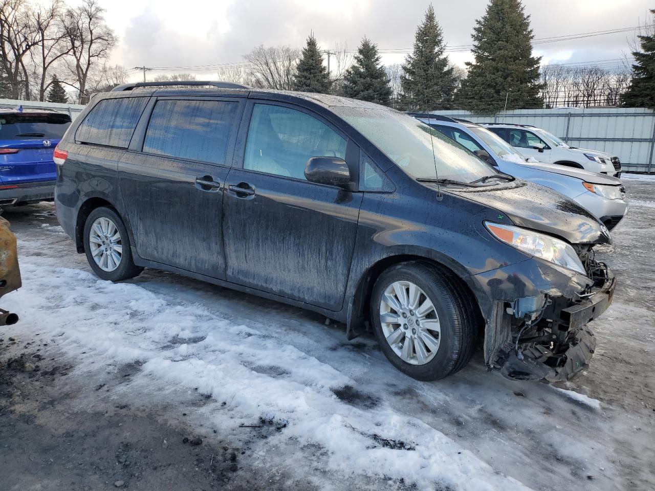2014 Toyota Sienna VIN 5TDDK3DC0ES091440 Copart auction photo, front end damage thumbnail 4