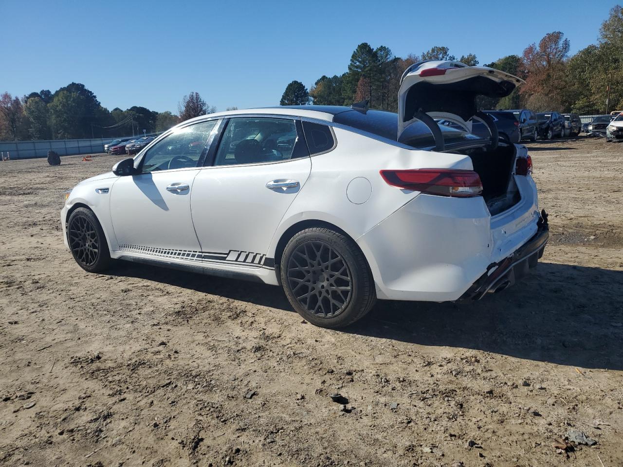 2016 KIA Optima VIN 5XXGW4L29GG022685 Copart auction photo, rear end / minor dent/scratches damage thumbnail 2