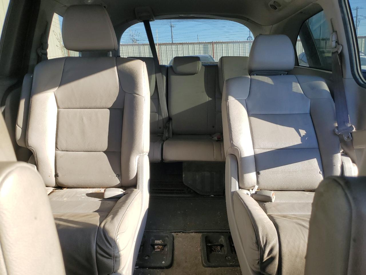2013 Honda Odyssey VIN 5FNRL5H63DB003163 Copart auction photo, minor dent/scratches / normal wear damage thumbnail 10