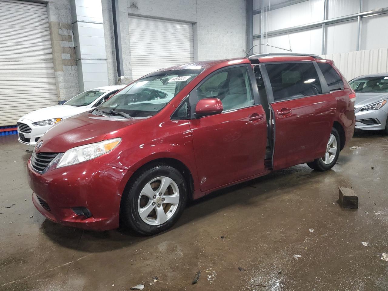 2012 Toyota Sienna VIN 5TDKK3DC7CS205597