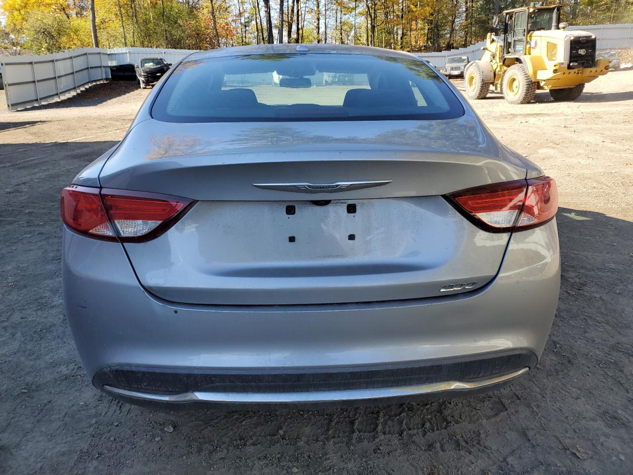 2015 Chrysler 200 VIN 1C3CCCAB8FN533462 Copart auction photo, front end / minor dent/scratches damage thumbnail 6