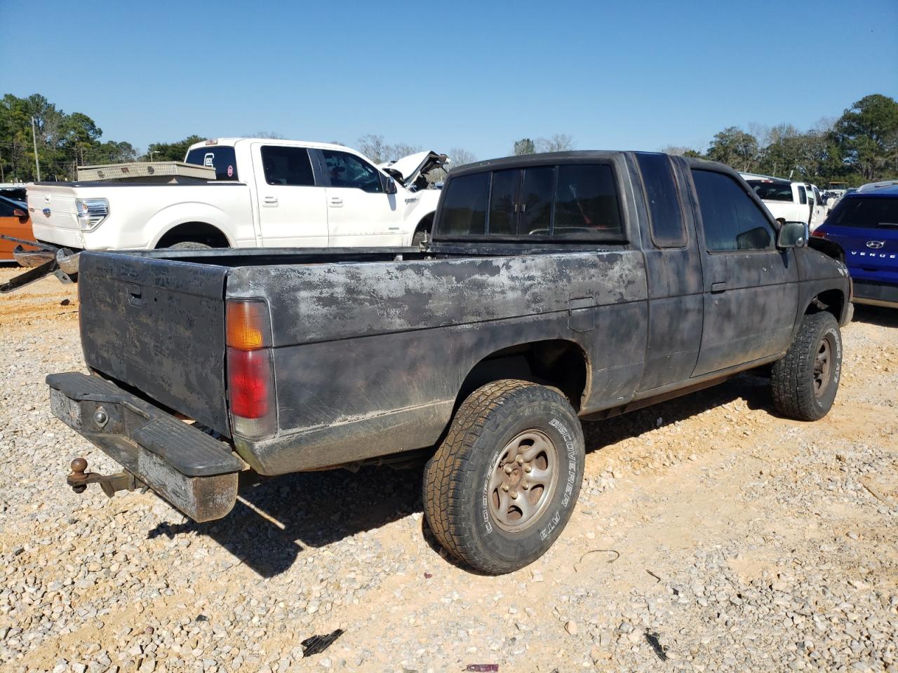 1992 Nissan Titan VIN 1N6HD16Y3NC330924 Copart auction photo, burn - engine / burn - interior damage thumbnail 3
