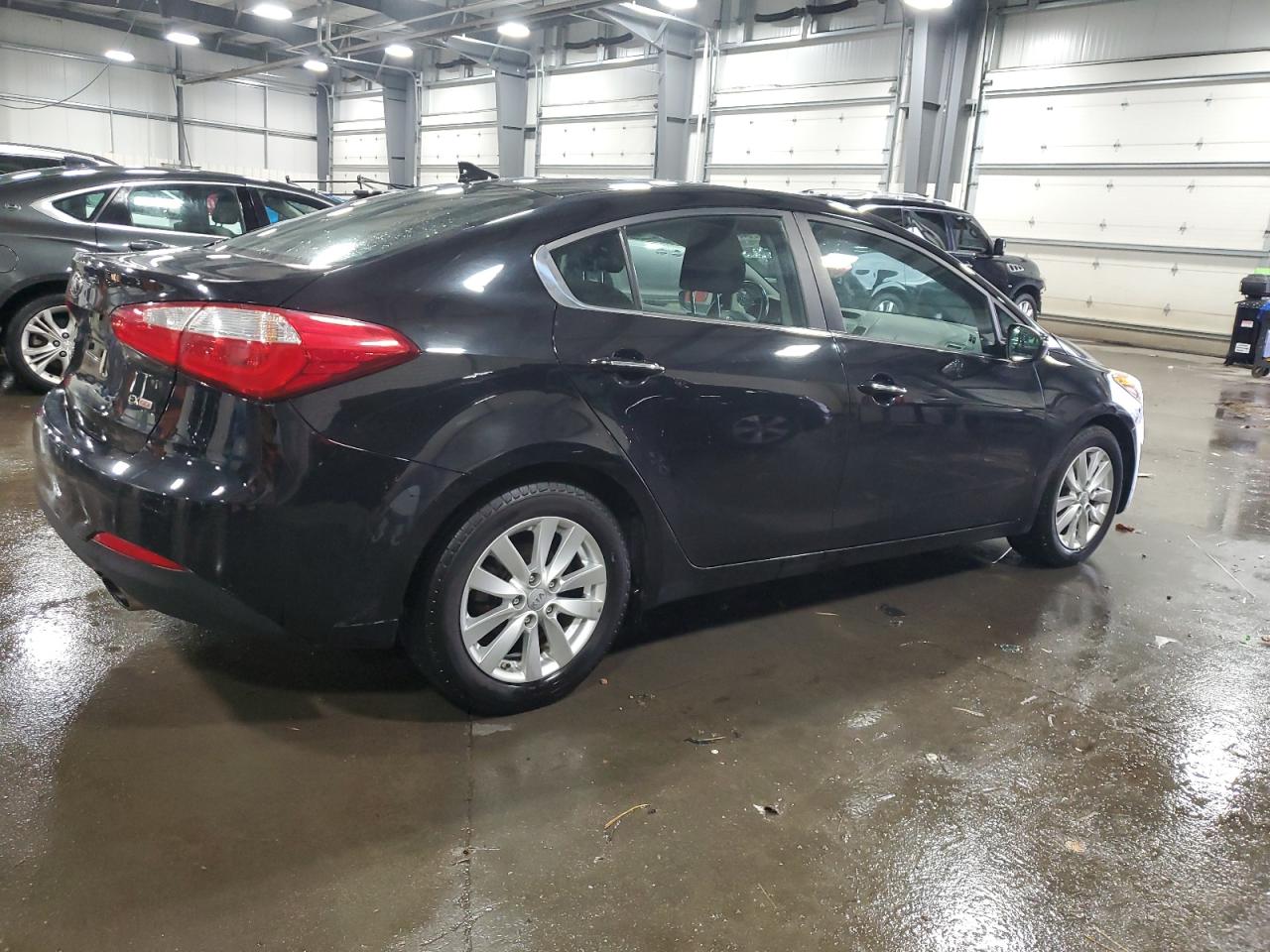 2015 KIA Forte VIN KNAFX4A82F5352619 Copart auction photo, front end / side damage thumbnail 3