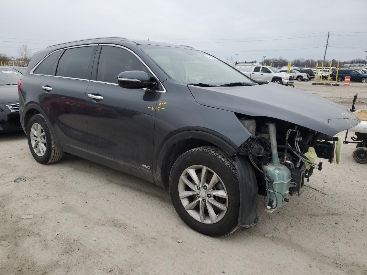 2017 KIA Sorento VIN 5XYPGDA38HG321039 Copart auction photo, front end / side damage thumbnail 4