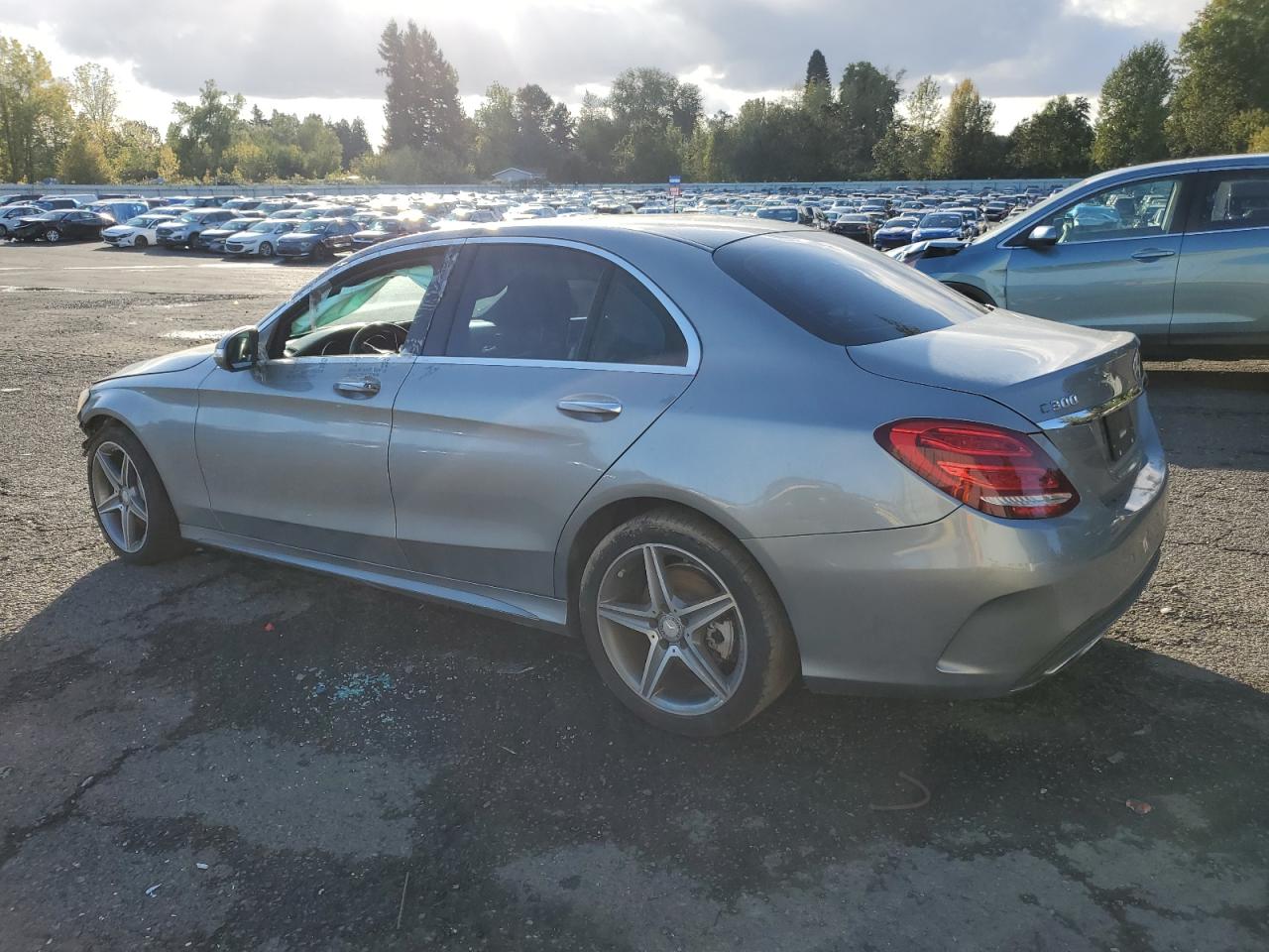 2015 Mercedes-Benz C-klasse VIN 55SWF4KB5FU027816 Copart auction photo, front end damage thumbnail 2
