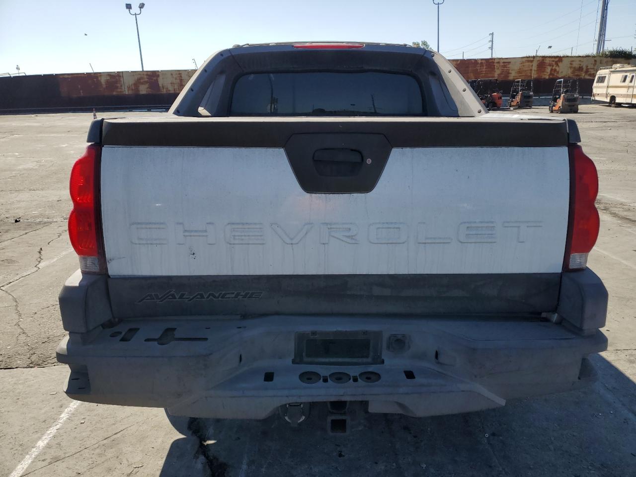 2004 Chevrolet Avalanche VIN 3GNEC12T24G340057 Copart auction photo, minor dent/scratches damage thumbnail 6