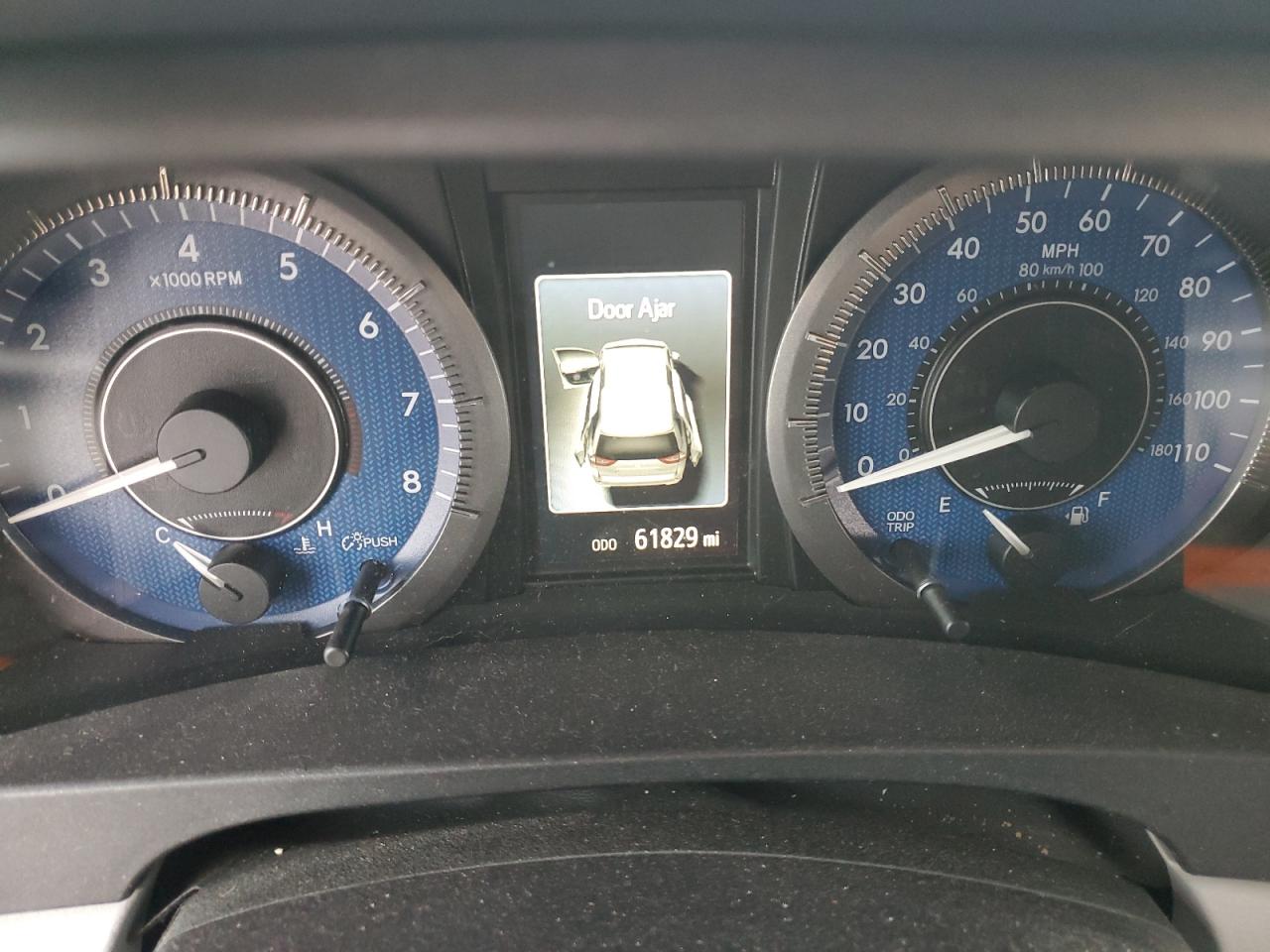 2019 Toyota Sienna VIN 5TDDZ3DC0KS224611 Copart auction photo, front end / minor dent/scratches damage thumbnail 9