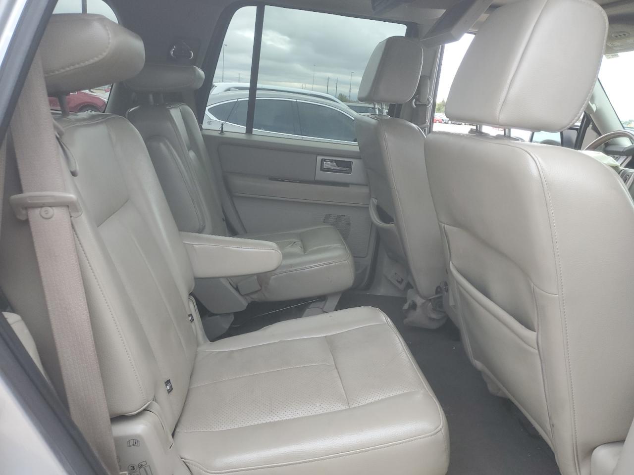 2010 Ford Expedition VIN 1FMJU1K5XAEA58589 Copart auction photo, front end / minor dent/scratches damage thumbnail 12