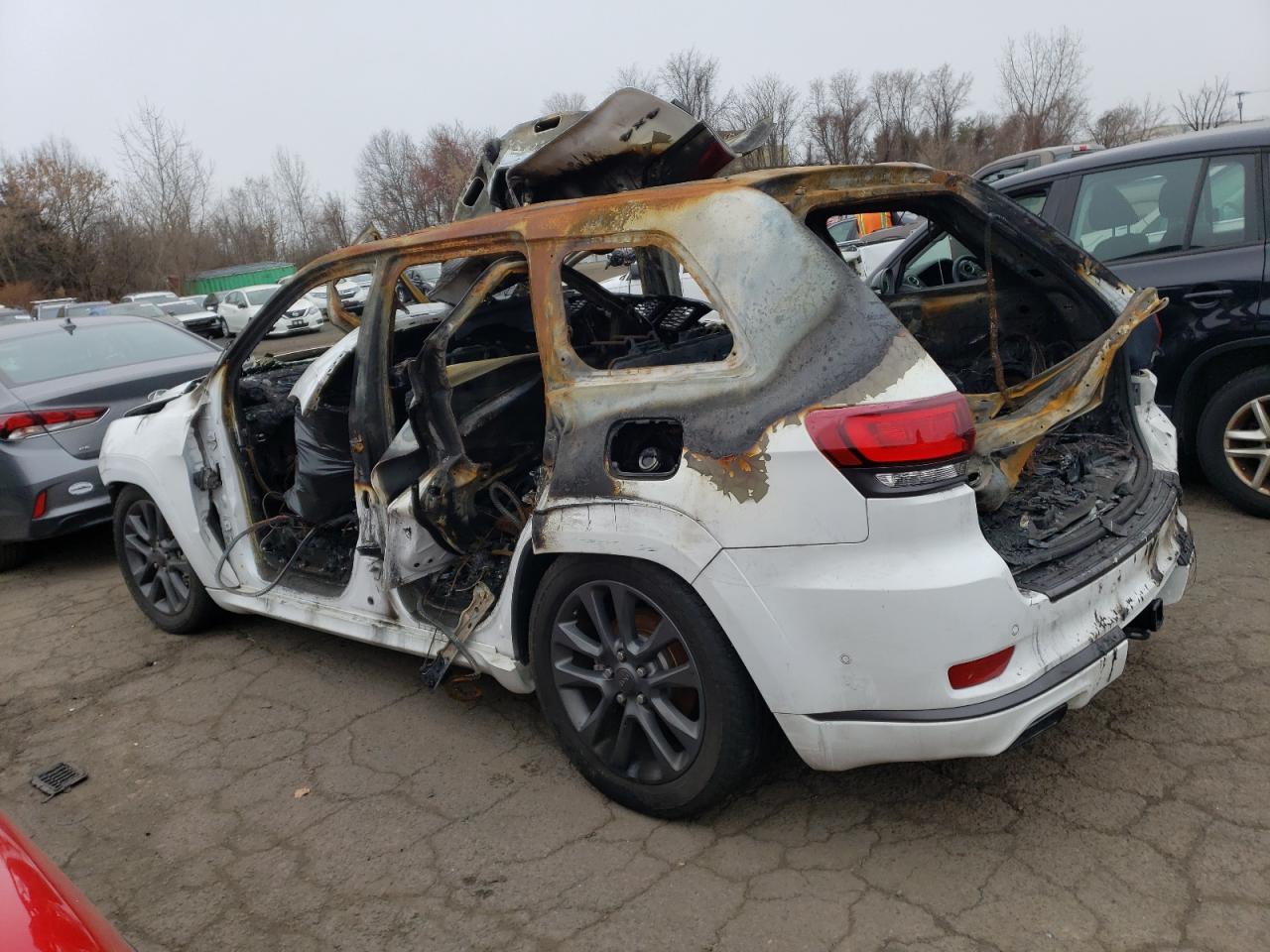 2018 Jeep Grand Cherokee VIN 1C4RJFCG0JC333136 Copart auction photo, burn damage thumbnail 2