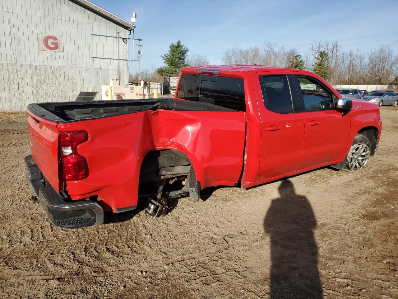 2020 Chevrolet Silverado VIN 1GCRYDED7LZ372390 Copart auction photo, rear end / side damage thumbnail 3