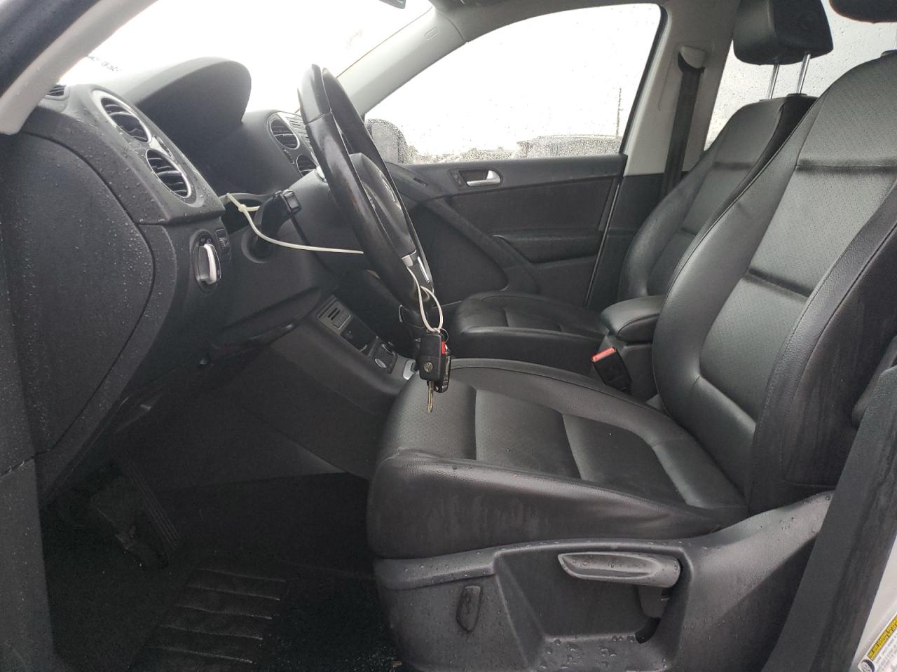 2017 Volkswagen Tiguan VIN WVGAV7AXXHK022657 Copart auction photo, water/flood damage thumbnail 7