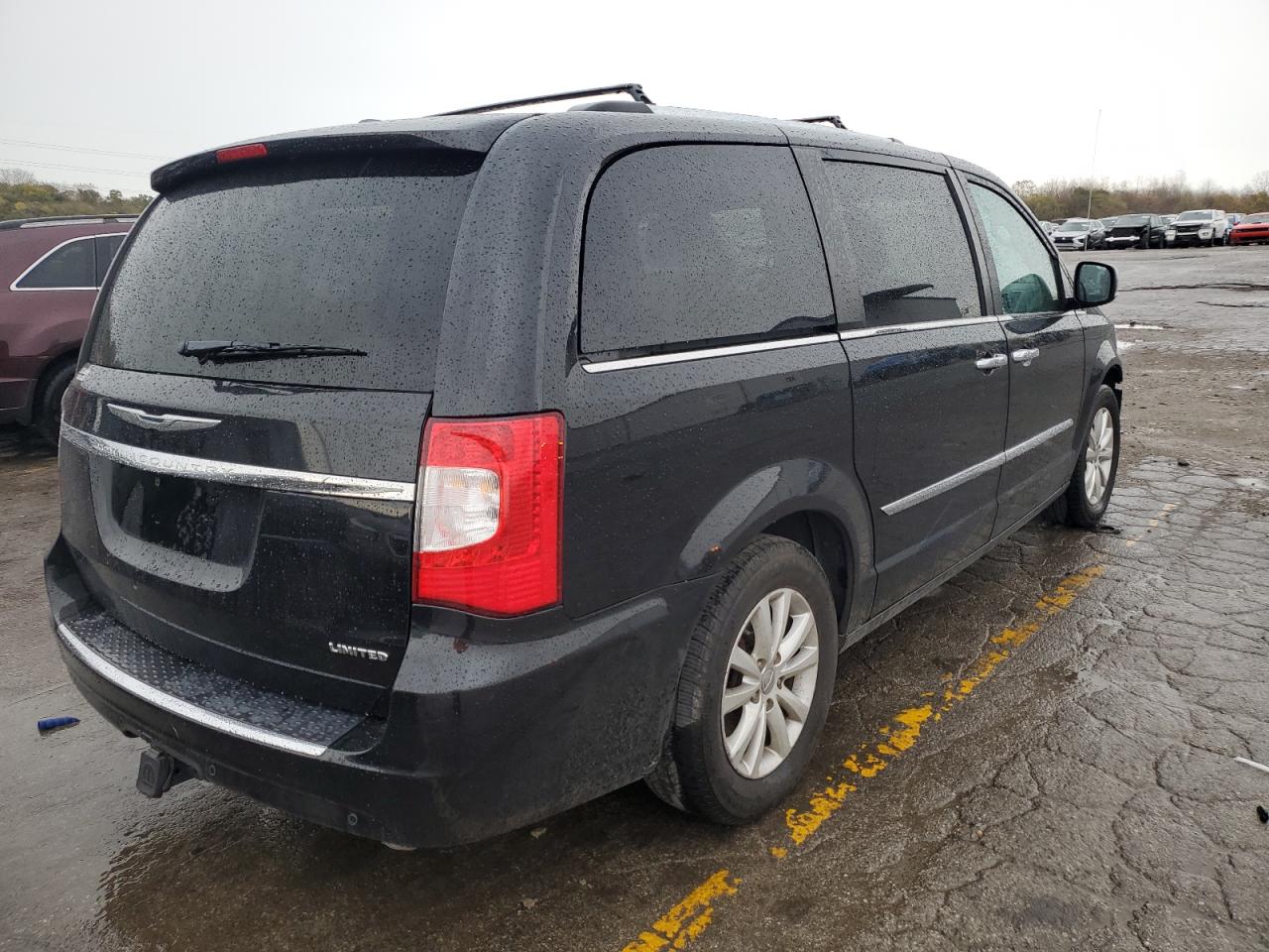 2016 Chrysler Town & Country VIN 2C4RC1GG7GR104301 Copart auction photo, front end damage thumbnail 3