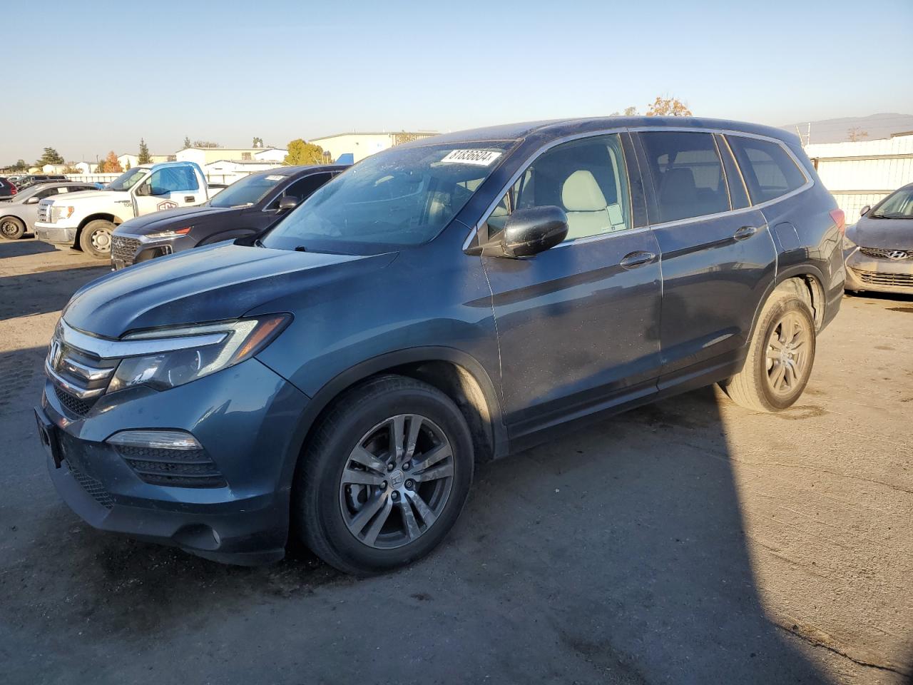 2018 Honda Pilot VIN 5FNYF5H38JB029424