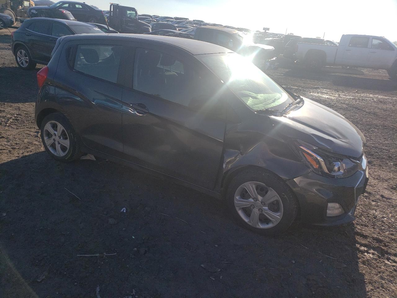 2019 Chevrolet Spark VIN KL8CB6SAXKC820452 Copart auction photo, side / front end damage thumbnail 4