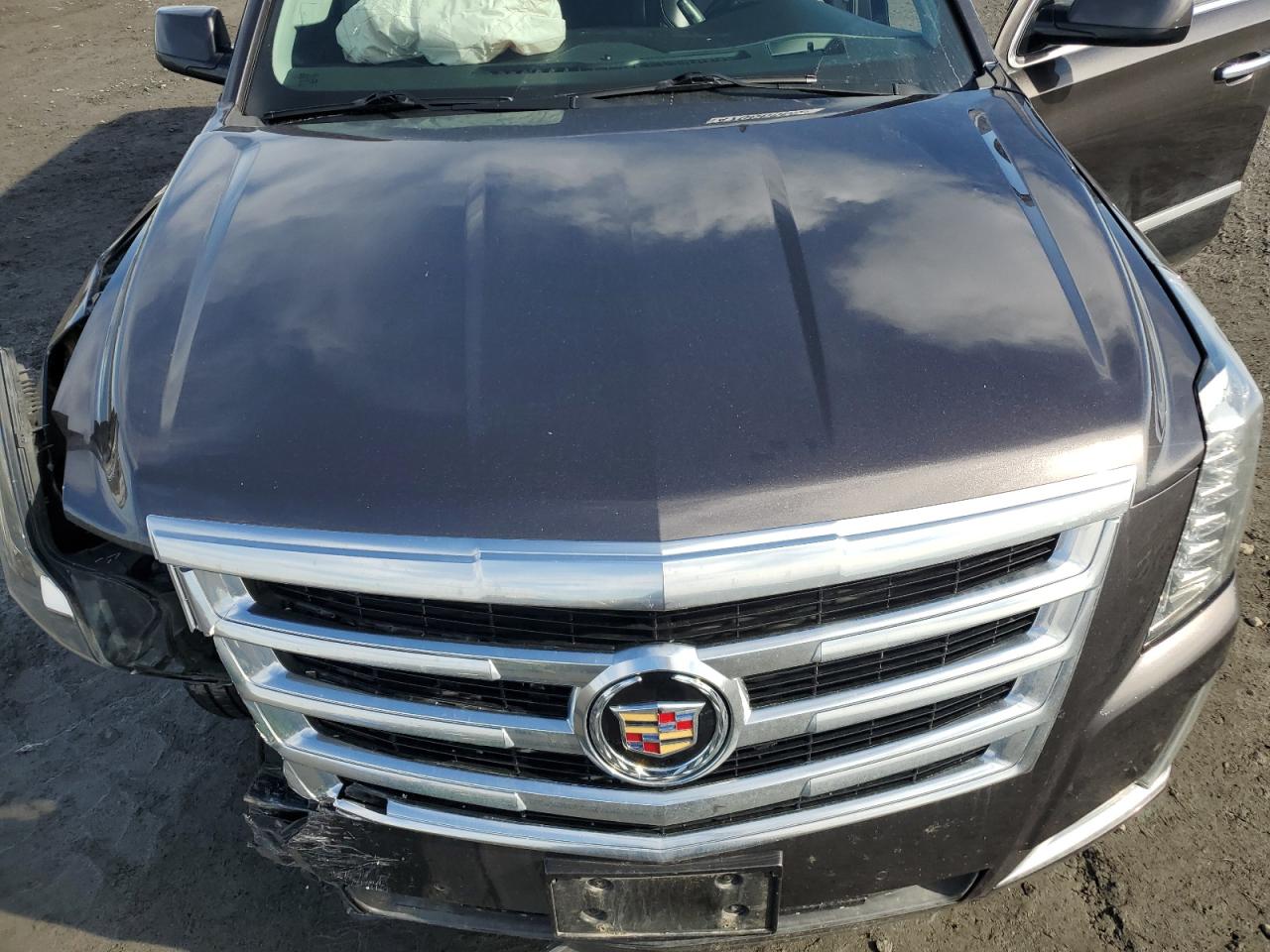 2015 Cadillac Escalade VIN 1GYS4HKJ2FR211748 Copart auction photo, front end / side damage thumbnail 14