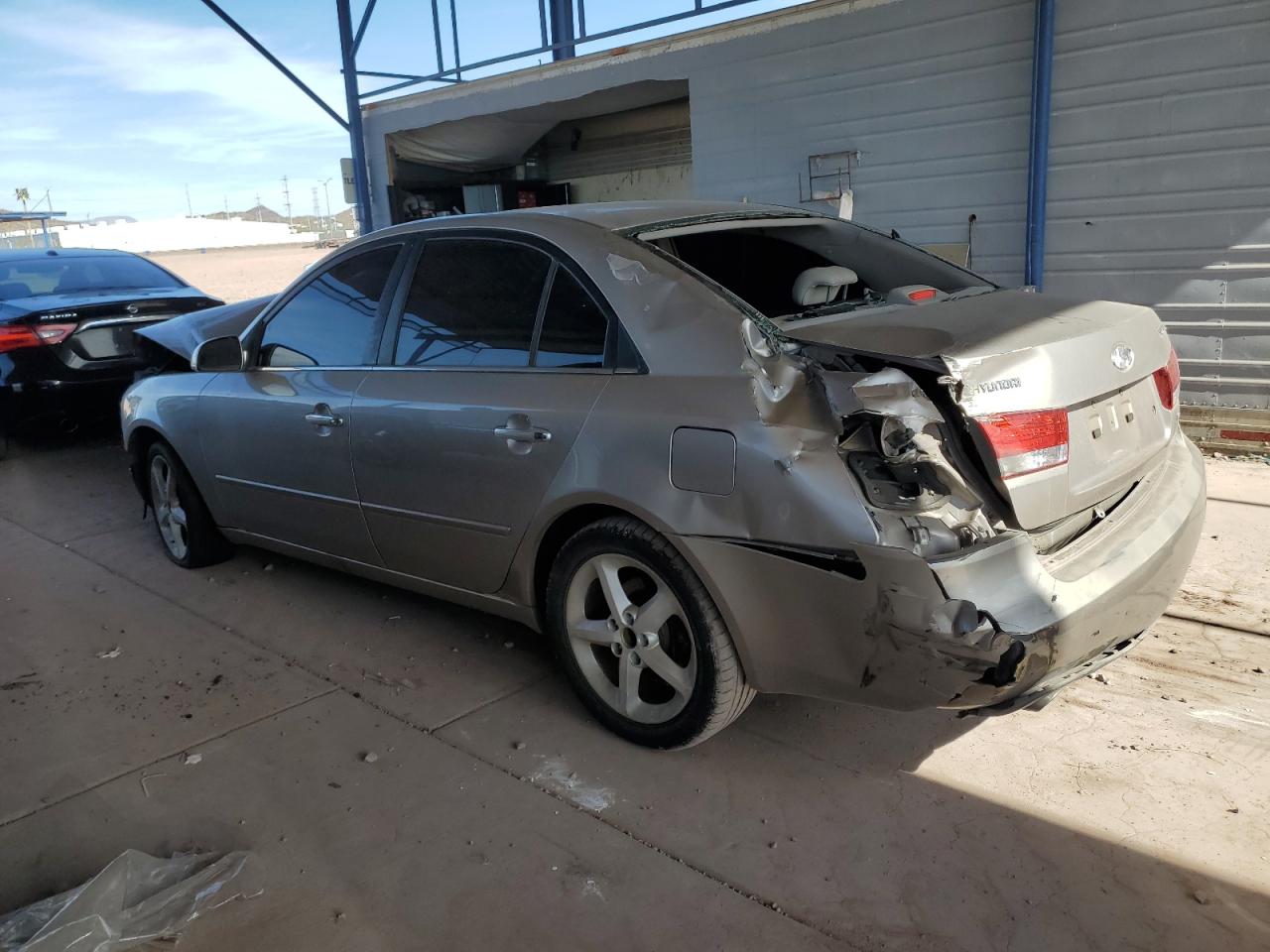 2006 Hyundai Sonata VIN 5NPEU46FX6H024668 Copart auction photo, front end / rear end damage thumbnail 2