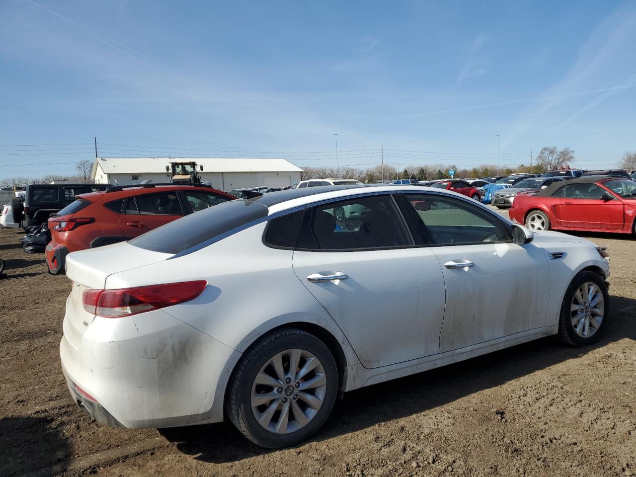 2016 KIA Optima VIN 5XXGU4L3XGG038036 Copart auction photo, front end damage thumbnail 3