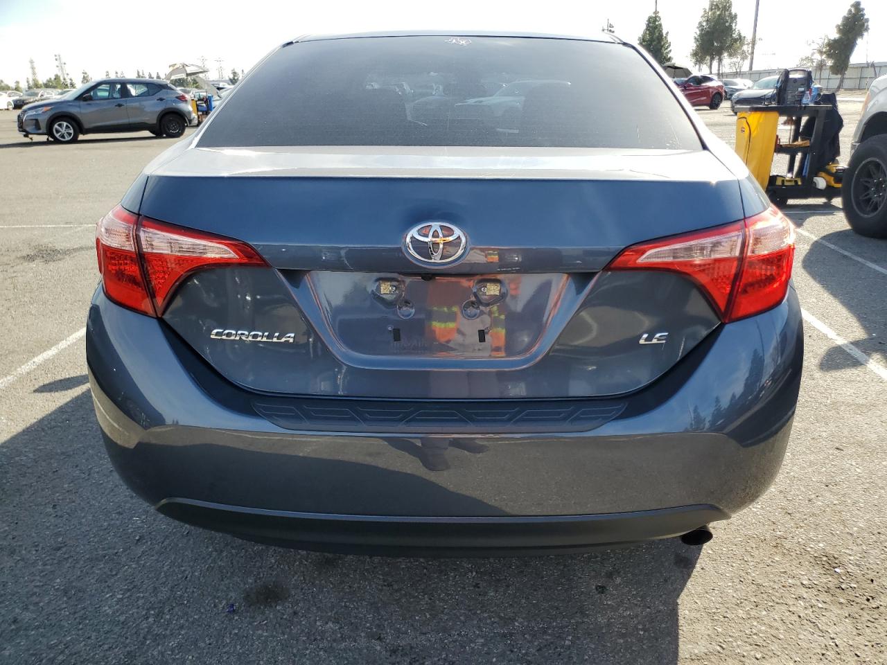 2018 Toyota Corolla VIN 5YFBURHE4JP844664 Copart auction photo, side / front end damage thumbnail 6