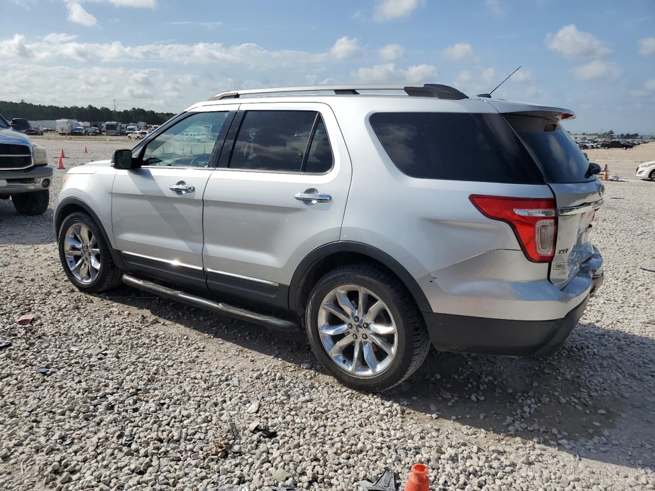 2011 Ford Explorer VIN 1FMHK7D83BGA10985 Copart auction photo, rear end damage thumbnail 2