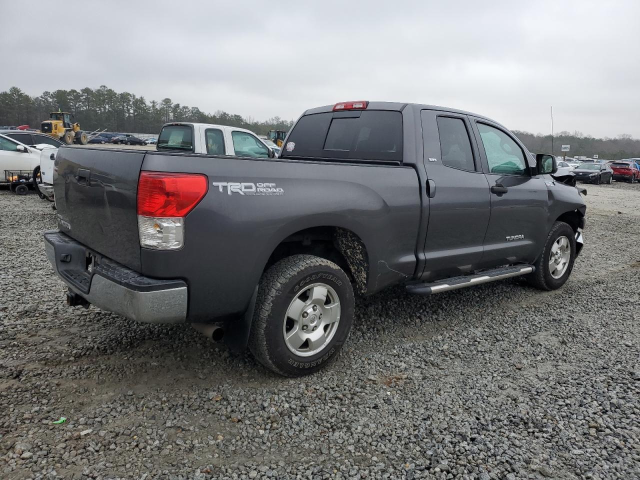 2011 Toyota Tundra VIN 5TFRY5F14BX102246 Copart auction photo, front end / minor dent/scratches damage thumbnail 3