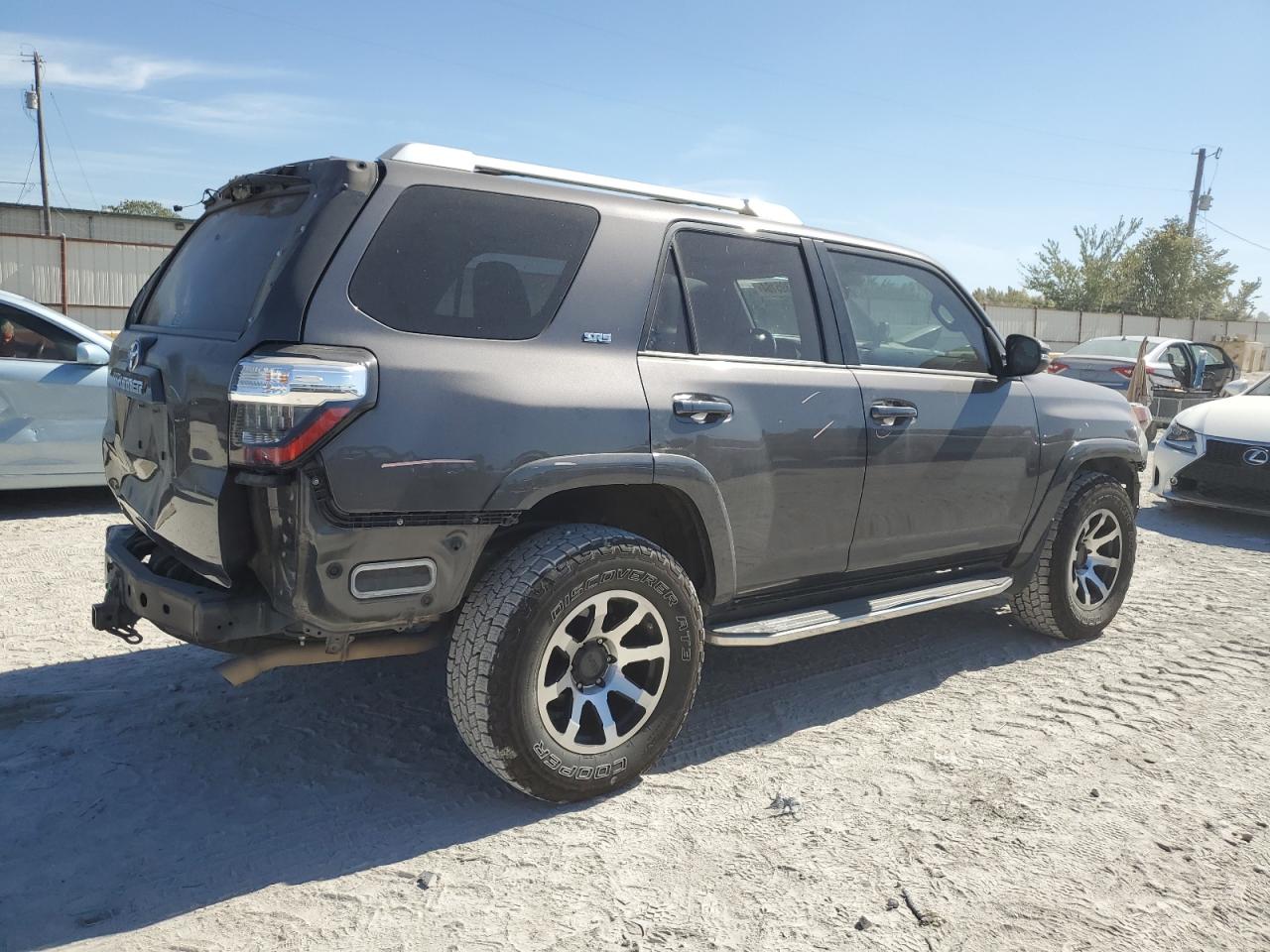2000 Toyota 4Runner VIN JTEZU5JR0G5125627 Copart auction photo, rear end / minor dent/scratches damage thumbnail 3