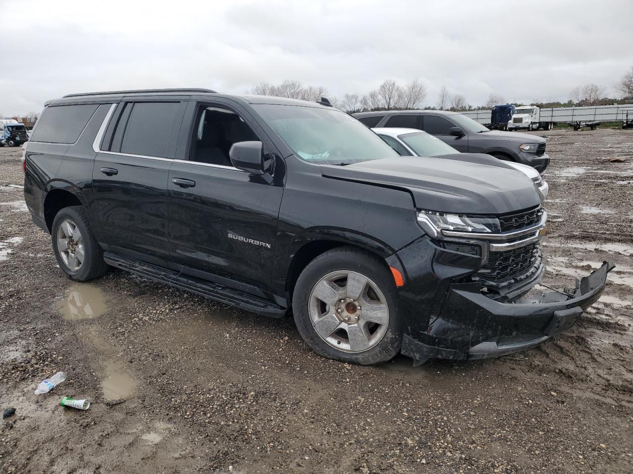 2023 Chevrolet Suburban VIN 1GNSKAED8PR236848 Copart auction photo, side / front end damage thumbnail 4