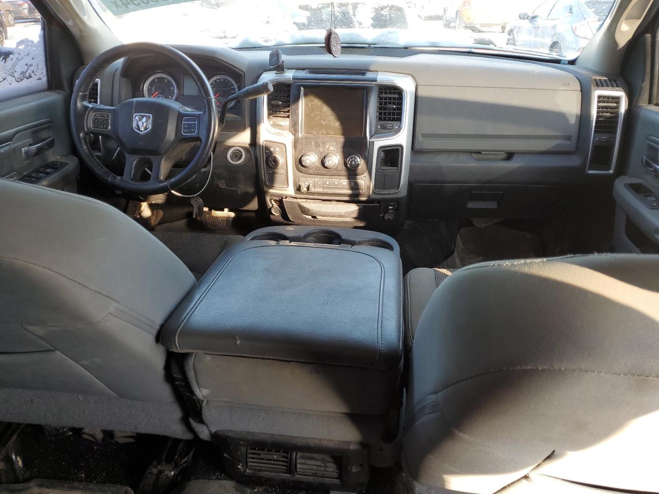 2017 RAM 2500 VIN 3C6UR5HL0HG733926 Copart auction photo, front end / minor dent/scratches damage thumbnail 8