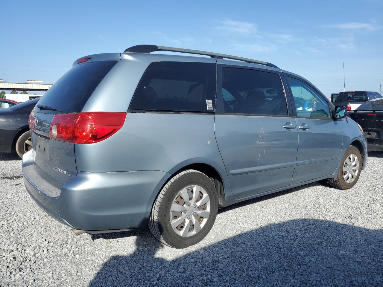 2007 Toyota Sienna VIN 5TDZK23C57S046756 Copart auction photo, minor dent/scratches damage thumbnail 3