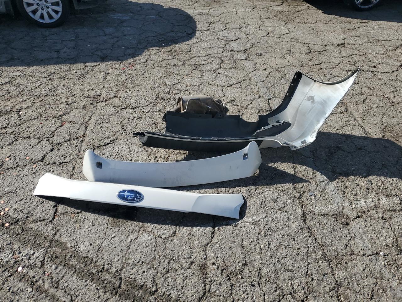 2015 Subaru Forester VIN JF2SJGUC3FH424271 Copart auction photo, rear end / minor dent/scratches damage thumbnail 13