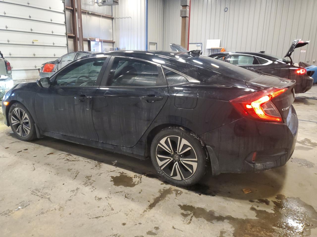 2016 Honda Civic VIN 19XFC1F32GE026982 Copart auction photo, minor dent/scratches damage thumbnail 2