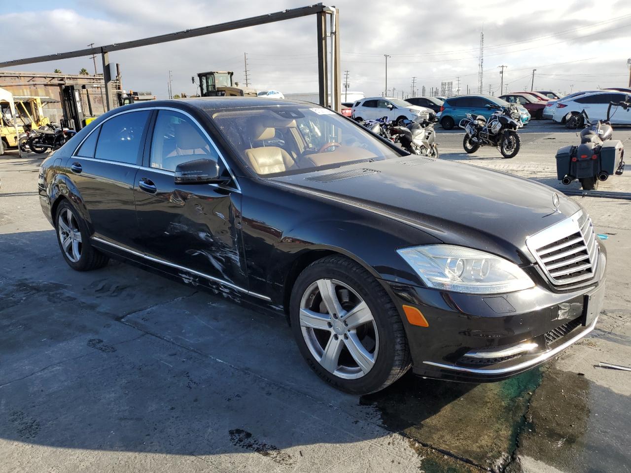 2010 Mercedes-Benz S-klasse VIN WDDNG7BBXAA332957 Copart auction photo, side damage thumbnail 4