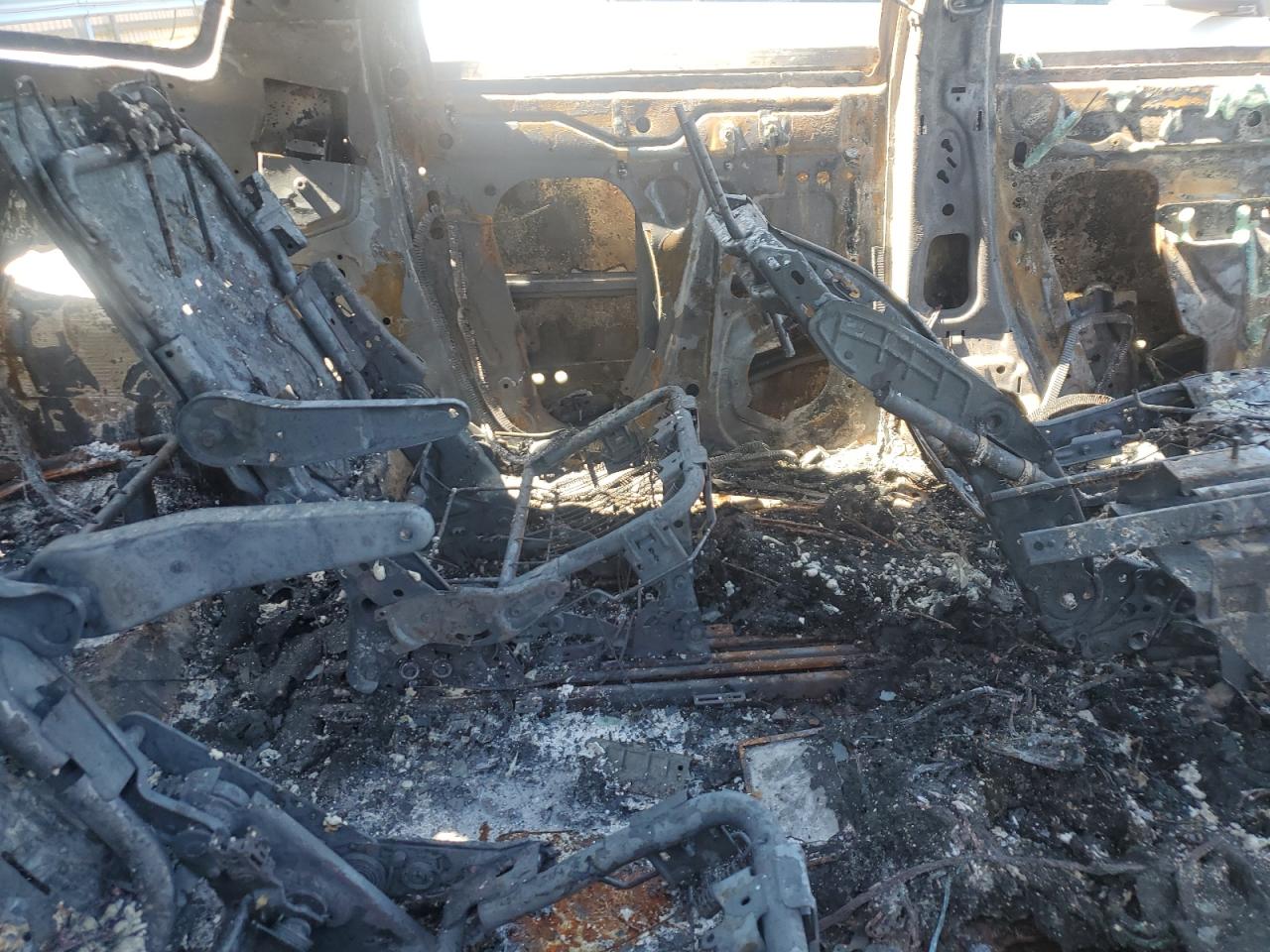 2013 Chevrolet Traverse VIN 1GNKRGKD1DJ130724 Copart auction photo, burn damage thumbnail 11