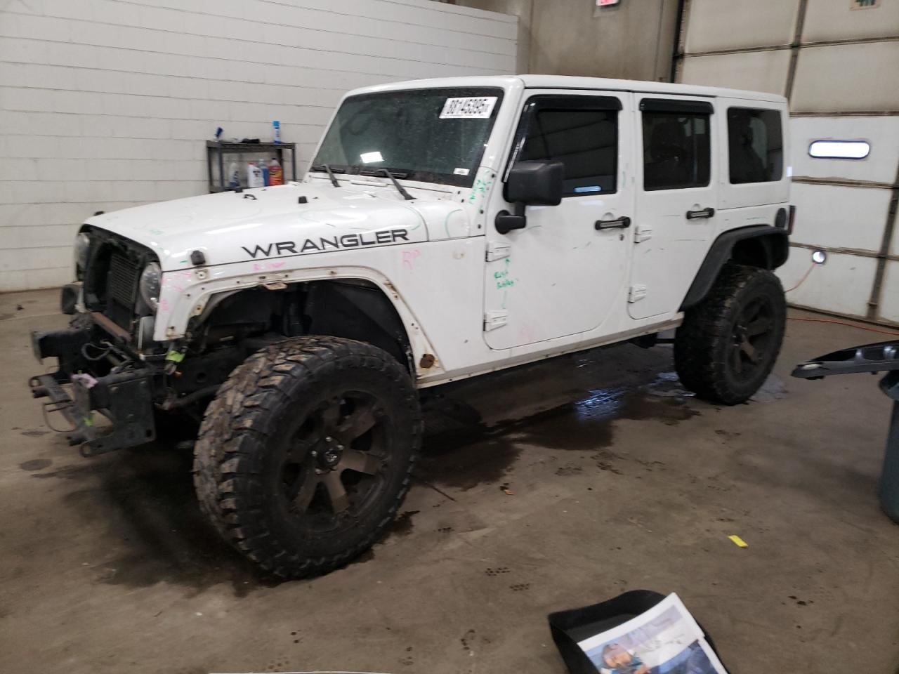 2014 Jeep Wrangler VIN 1C4BJWEG1EL111211
