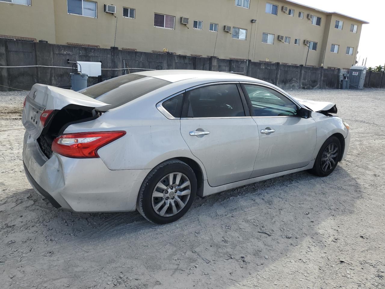 2017 Nissan Altima VIN 1N4AL3AP8HN338291 Copart auction photo, front end / rear end damage thumbnail 3