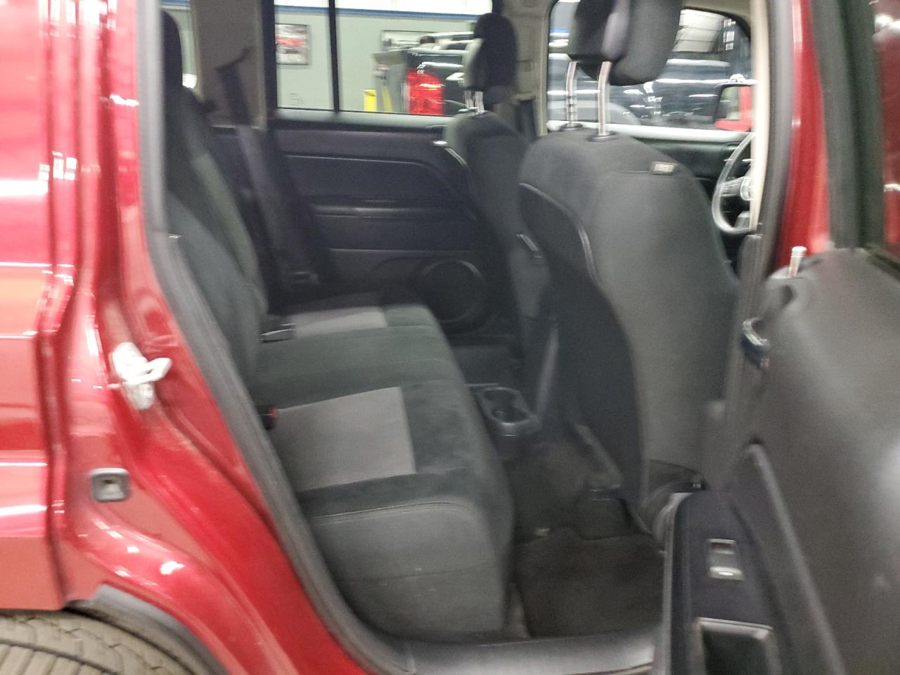 2015 Jeep Liberty (Patriot) VIN 1C4NJPBA6FD325402 Copart auction photo, minor dent/scratches damage thumbnail 11