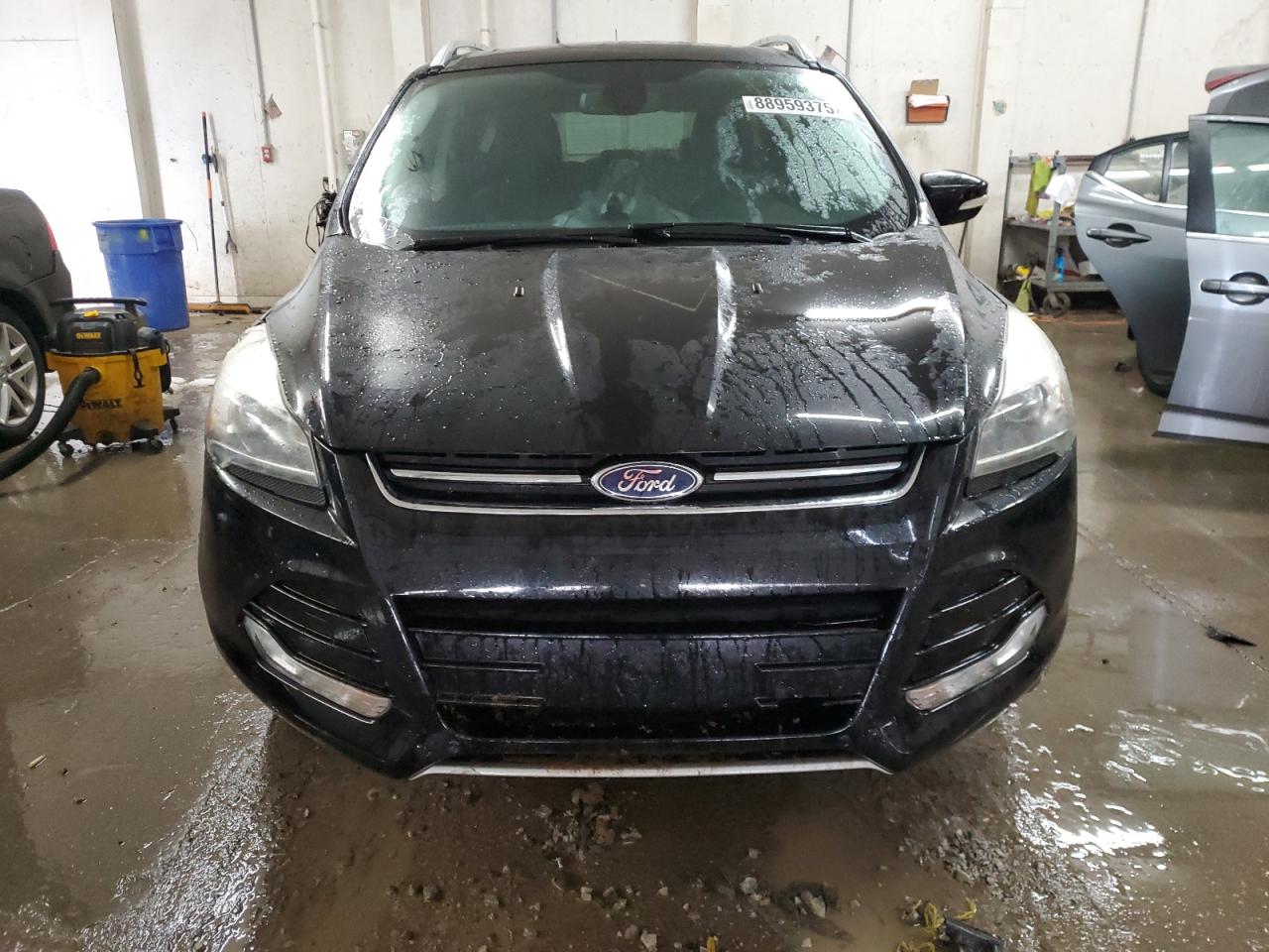 2016 Ford Escape VIN 1FMCU9J9XGUB97552 Copart auction photo, side / front end damage thumbnail 5