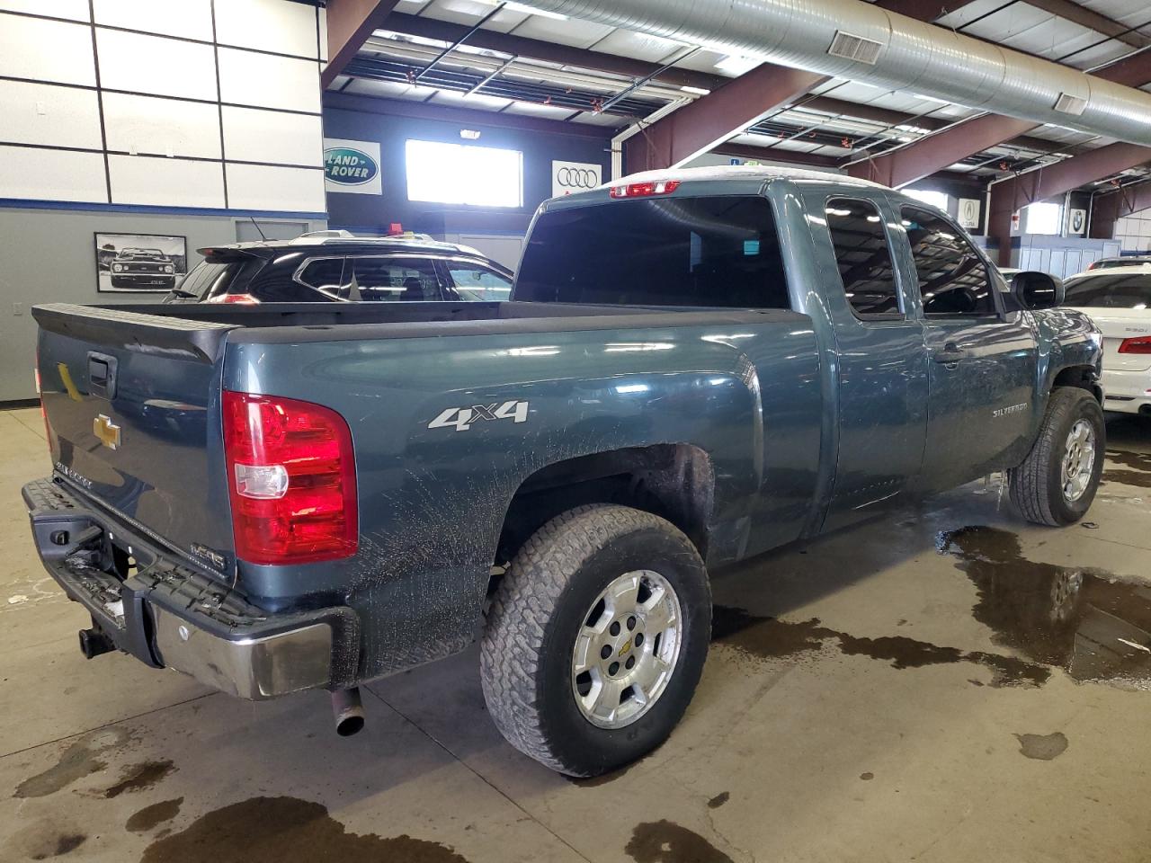 2013 Chevrolet Silverado VIN 1GCRKSE76DZ169329 Copart auction photo, front end / minor dent/scratches damage thumbnail 3