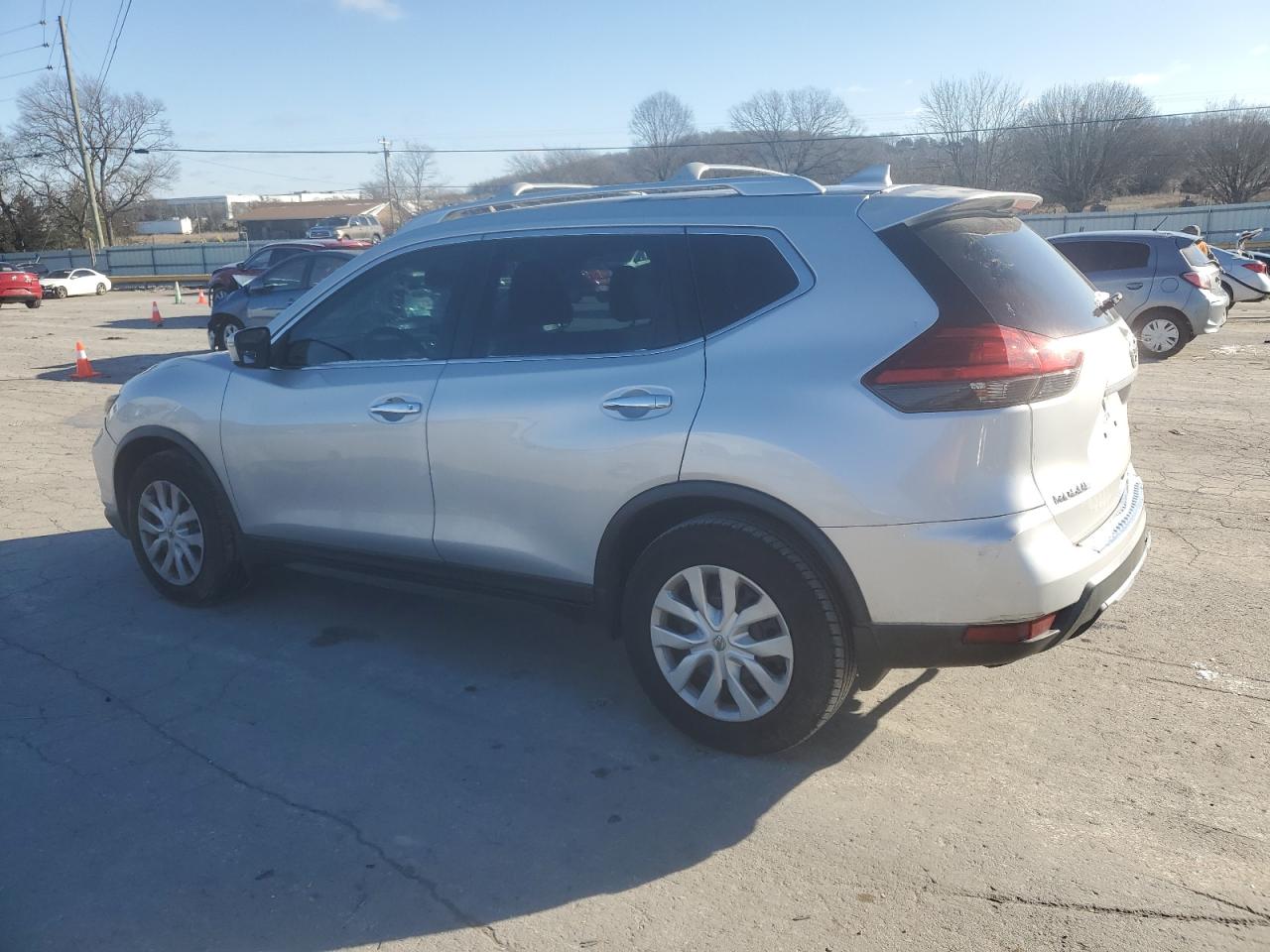 2017 Nissan Rogue VIN KNMAT2MT6HP522582 Copart auction photo, front end / rear end damage thumbnail 2