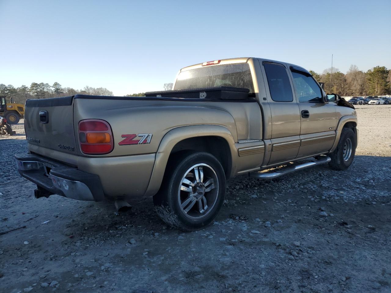 2000 Chevrolet Silverado VIN 2GCEK19T2Y1200915 Copart auction photo, front end / side damage thumbnail 3
