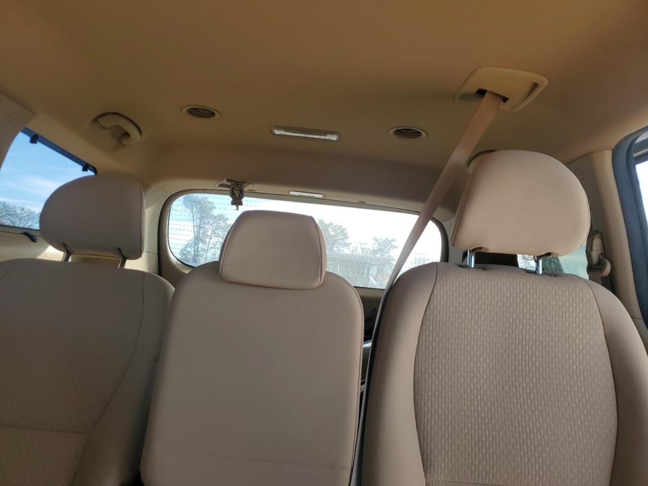 2016 KIA Sedona VIN KNDMB5C1XG6145826 Copart auction photo, front end / minor dent/scratches damage thumbnail 10