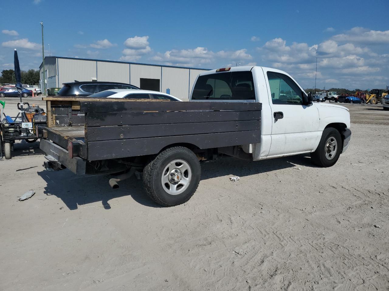 2004 Chevrolet Silverado VIN 1GCEC14X64Z229262 Copart auction photo, front end damage thumbnail 3