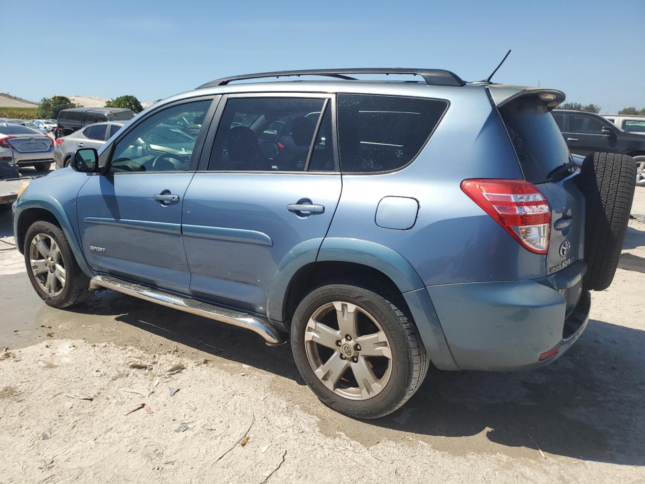 2010 Toyota RAV 4 VIN JTMWF4DV9A5019737 Copart auction photo, rear end / minor dent/scratches damage thumbnail 2
