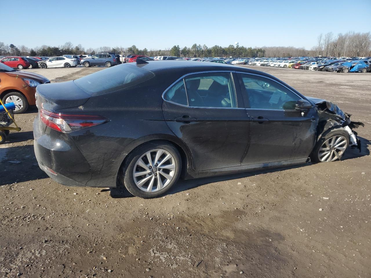 2022 Toyota Camry VIN 4T1C11AK1NU694645 Copart auction photo, front end / side damage thumbnail 3