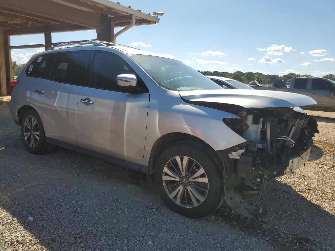 2017 Nissan Pathfinder VIN 5N1DR2MN5HC611379 Copart auction photo, front end / rear end damage thumbnail 4
